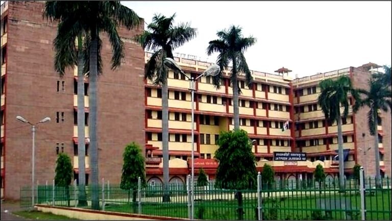 hospital in varanasi